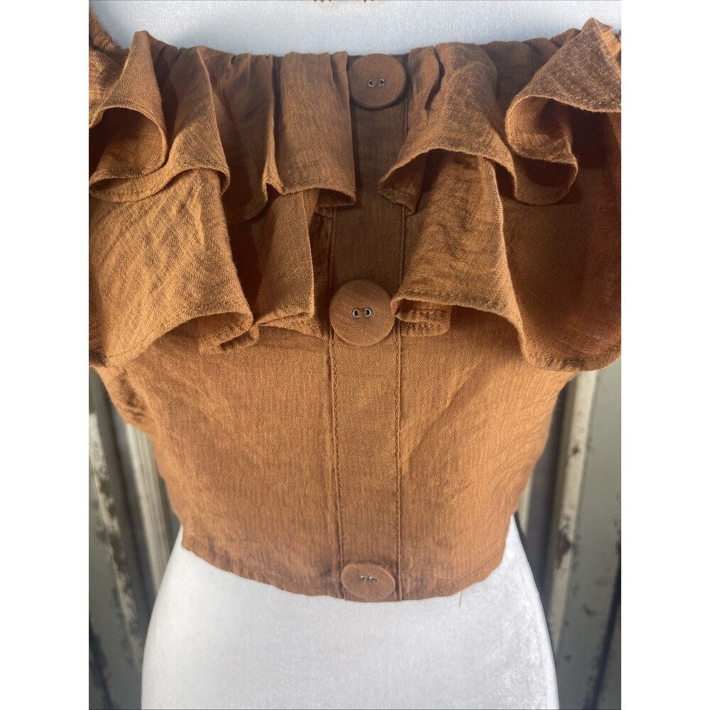 Sage The Label Ruffled Off The Shoulder Button Front Crop Top - Picture 2 of 10